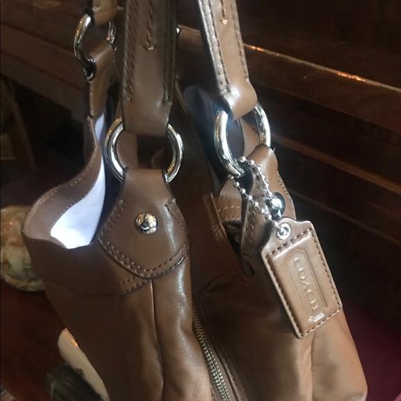 💋SOLD💋Large Coach tote bag with matching wallet - Picture 7 of 7